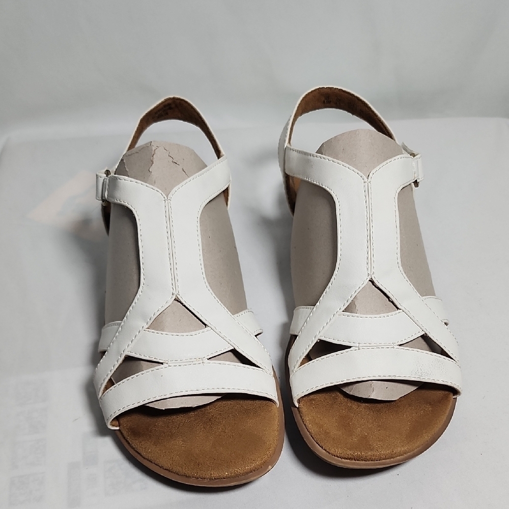 Natural Soul White and Tan Sandals